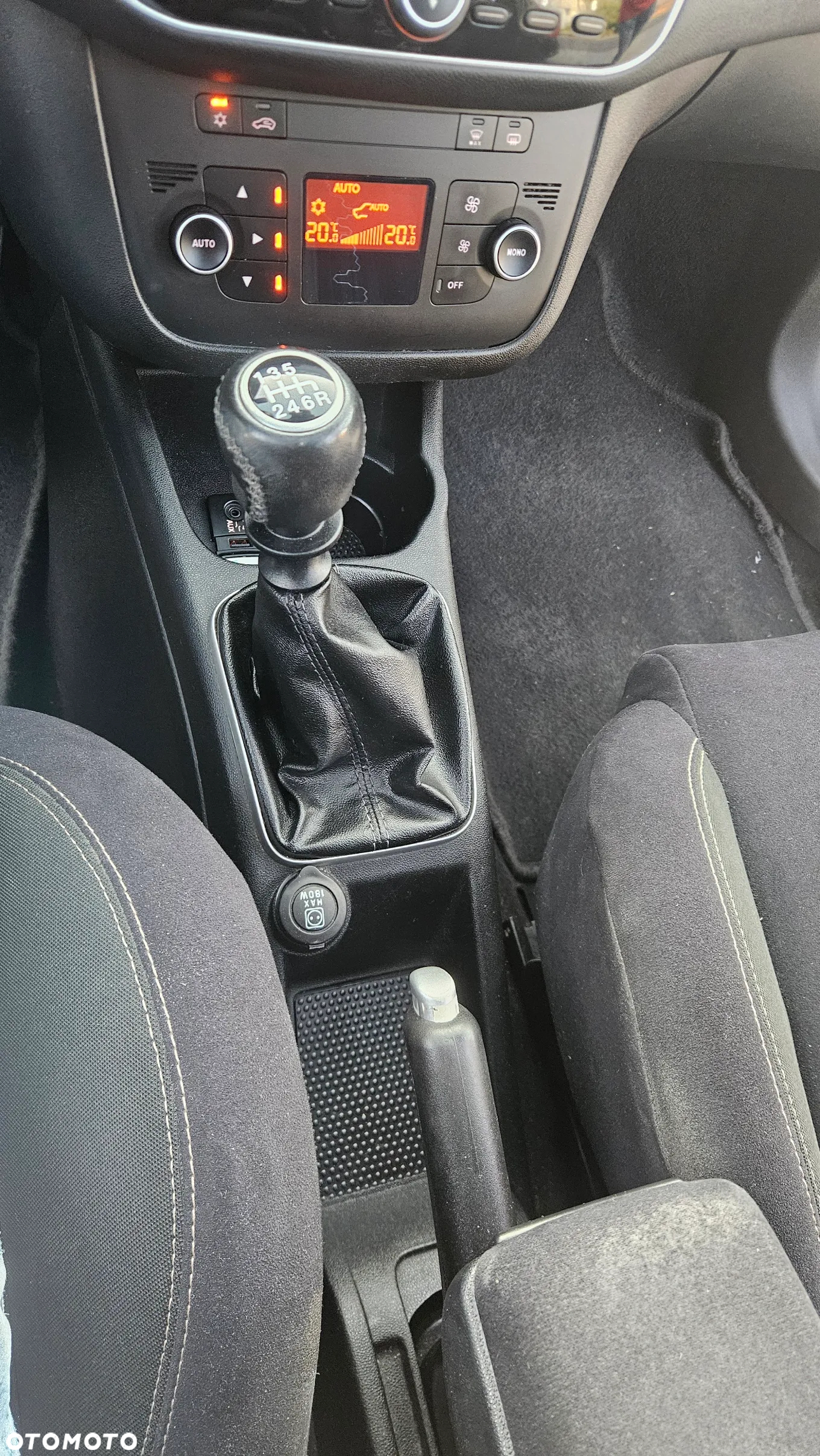 Fiat Punto 1.4 Multiair Lounge S&S - 20