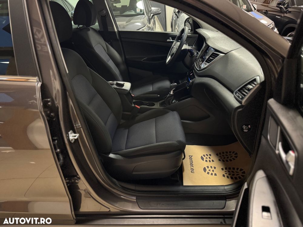 Hyundai Tucson blue 1.7 CRDi 2WD Style - 24