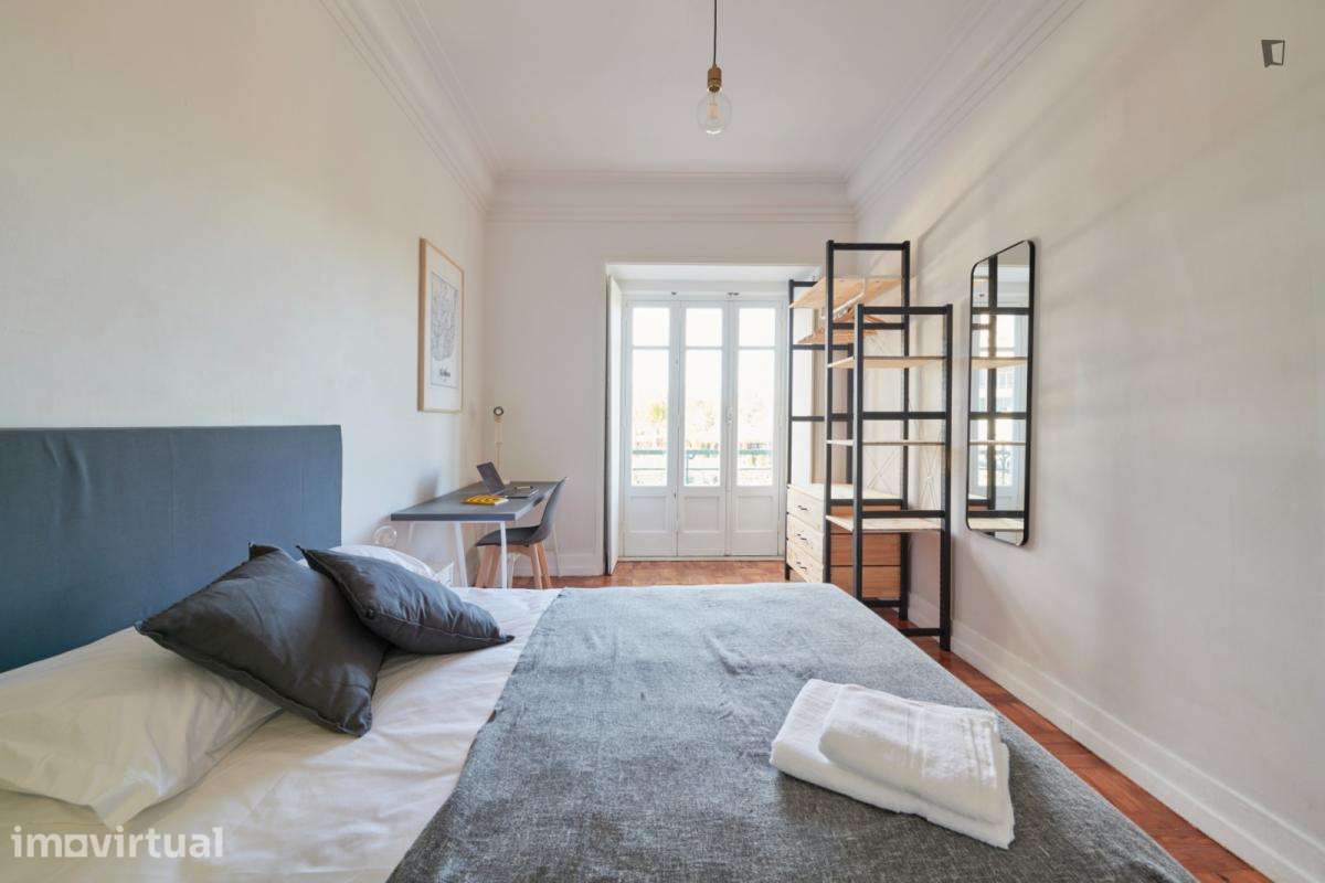 Quarto - localizado em Marquês de Pombal Lisbon - Grande imagem: 5/28