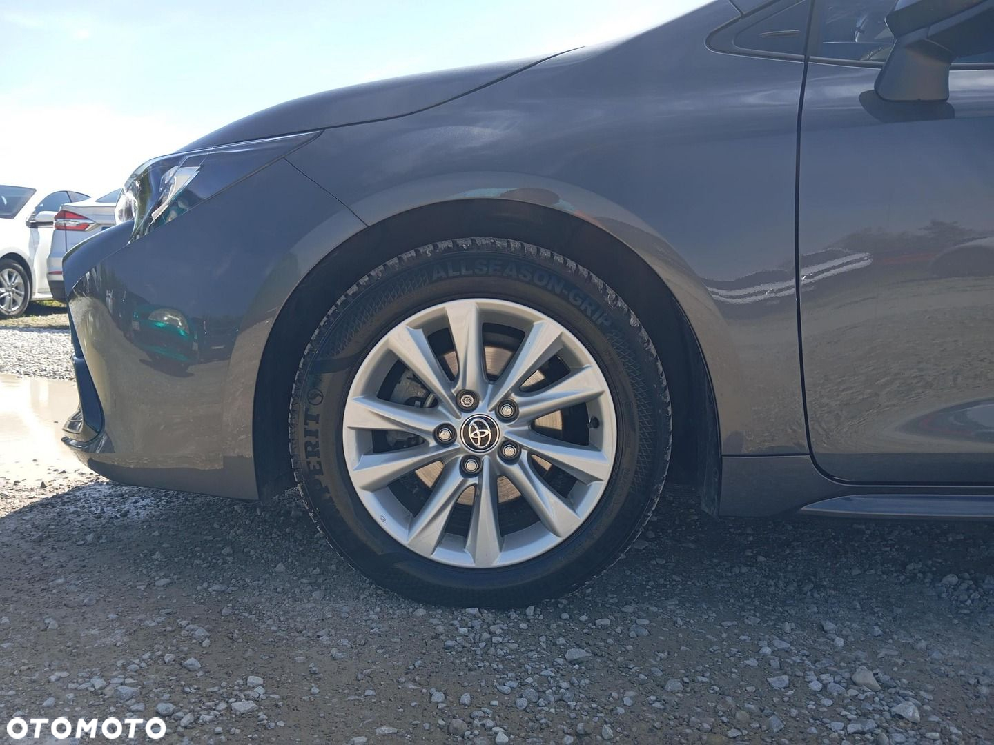Toyota Corolla - 13