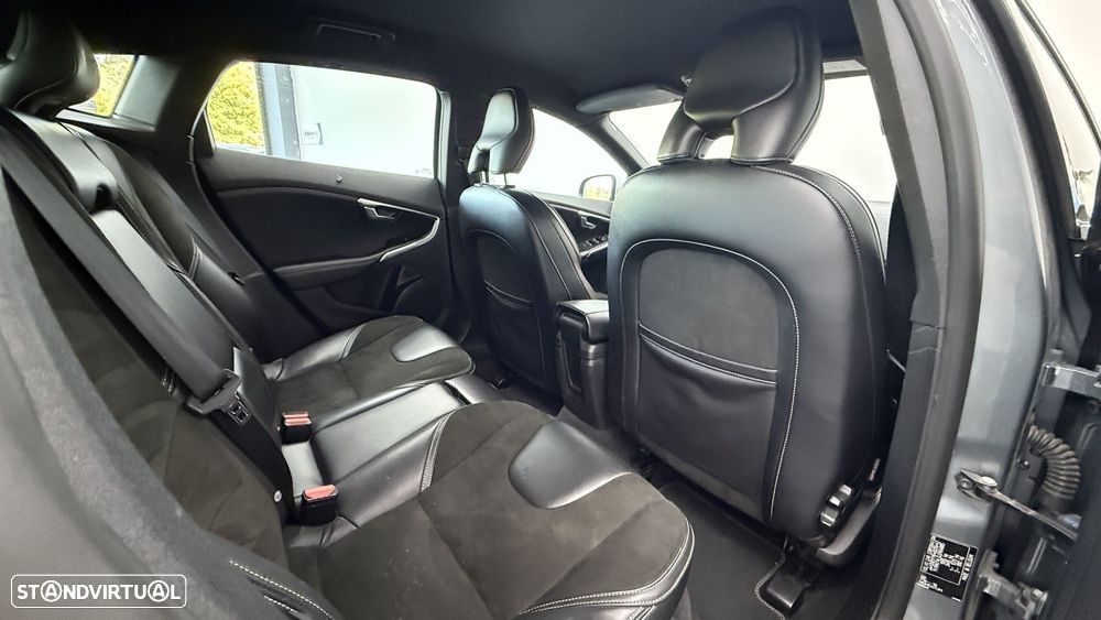 Volvo V40 2.0 D2 R-Design Momentum Geartronic - 19