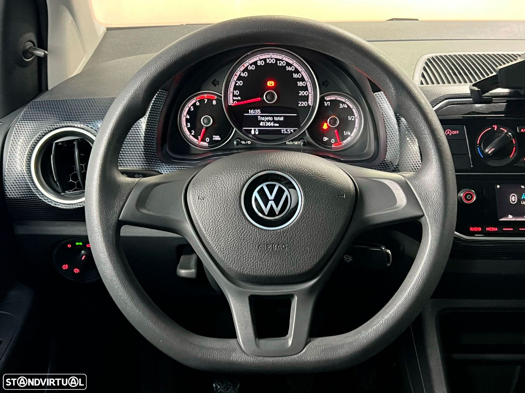 VW Up! 1.0 Move Color - 10