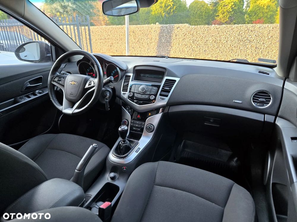 Chevrolet Cruze 1.8 LT+ - 8