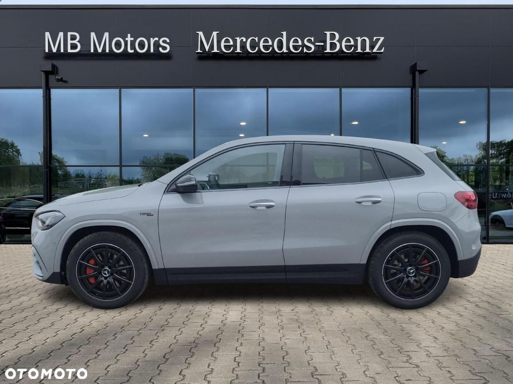 Mercedes-Benz GLA - 4