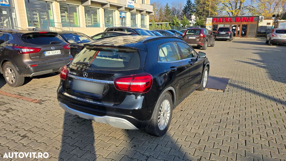 Mercedes-Benz GLA 180 7G-DCT UrbanStyle Edition - 3