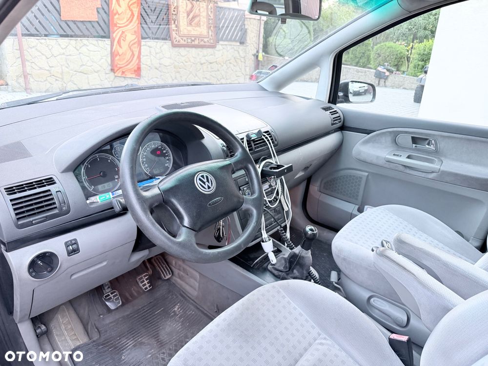 Volkswagen Sharan 1.9 TDI Highline - 8