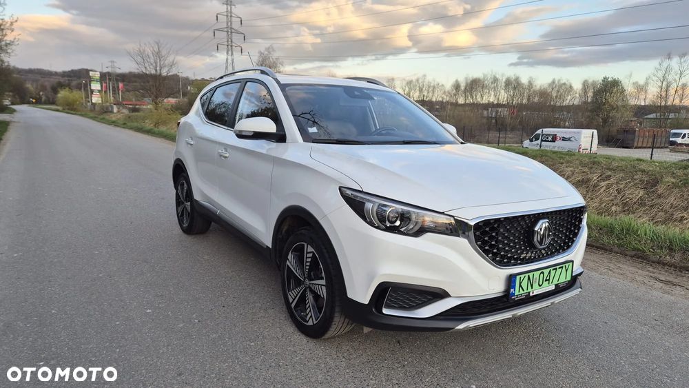 MG ZS - 6