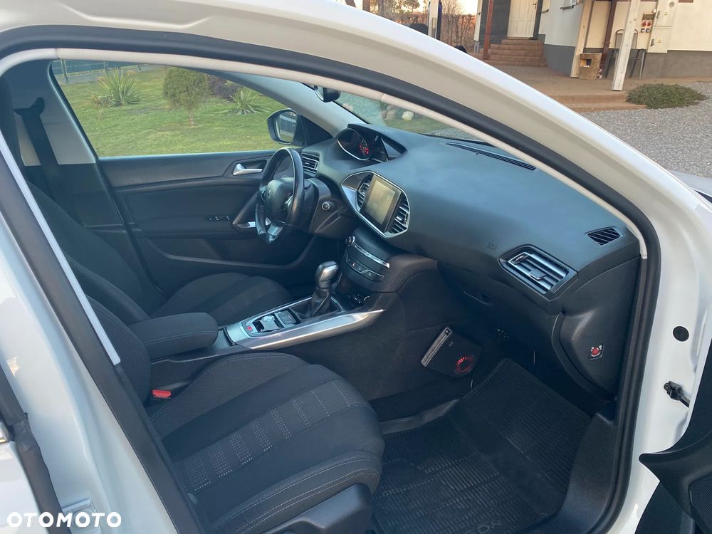 Peugeot 308 BlueHDi FAP 120 EAT6 Stop & Start Allure - 26