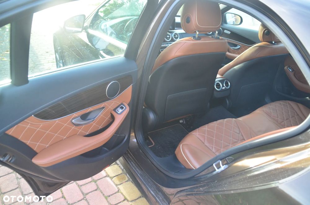 Mercedes-Benz Klasa C 200 4Matic 7G-TRONIC AMG Line - 13