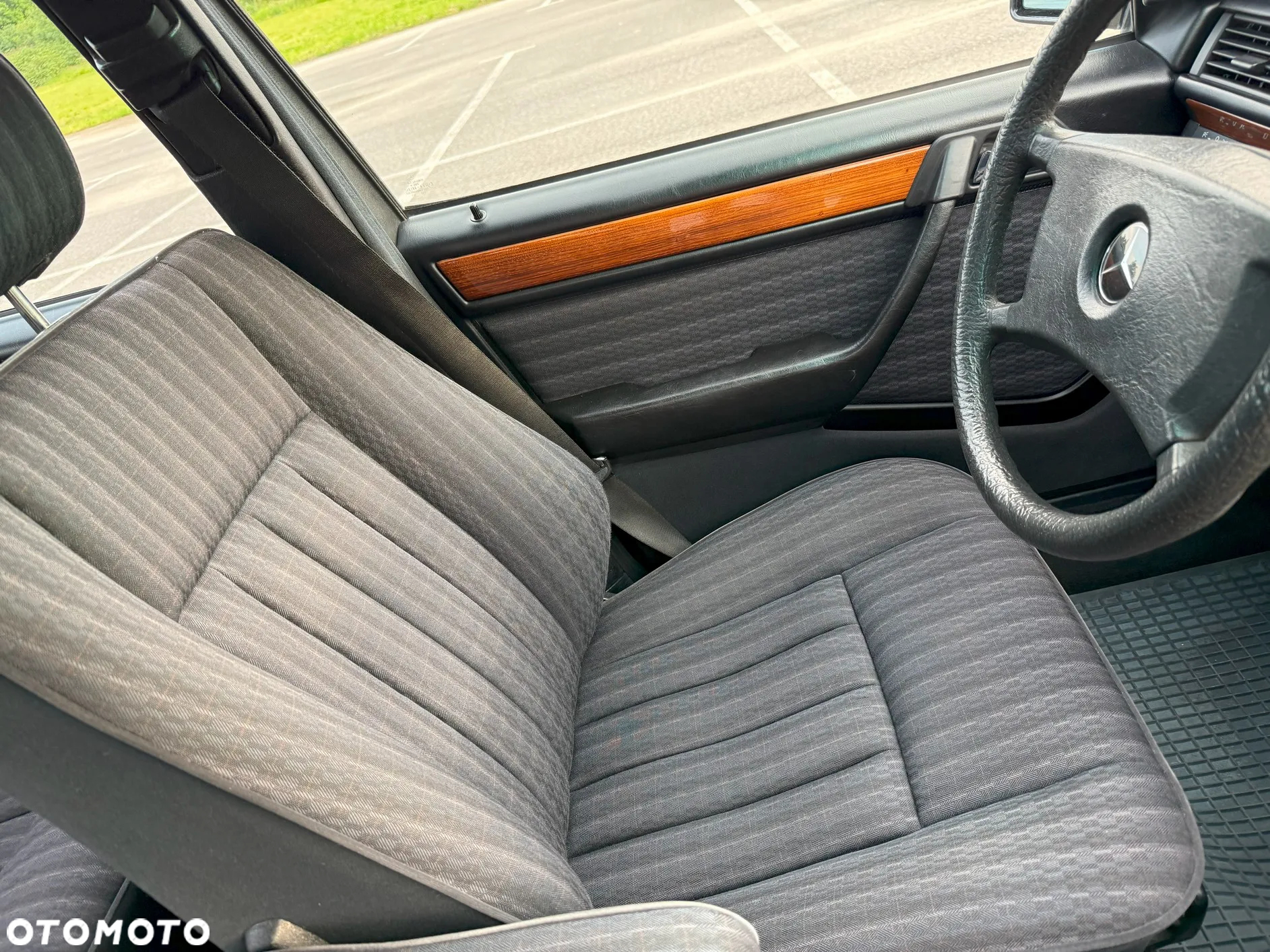 Mercedes-Benz W124 (1984-1993) - 13
