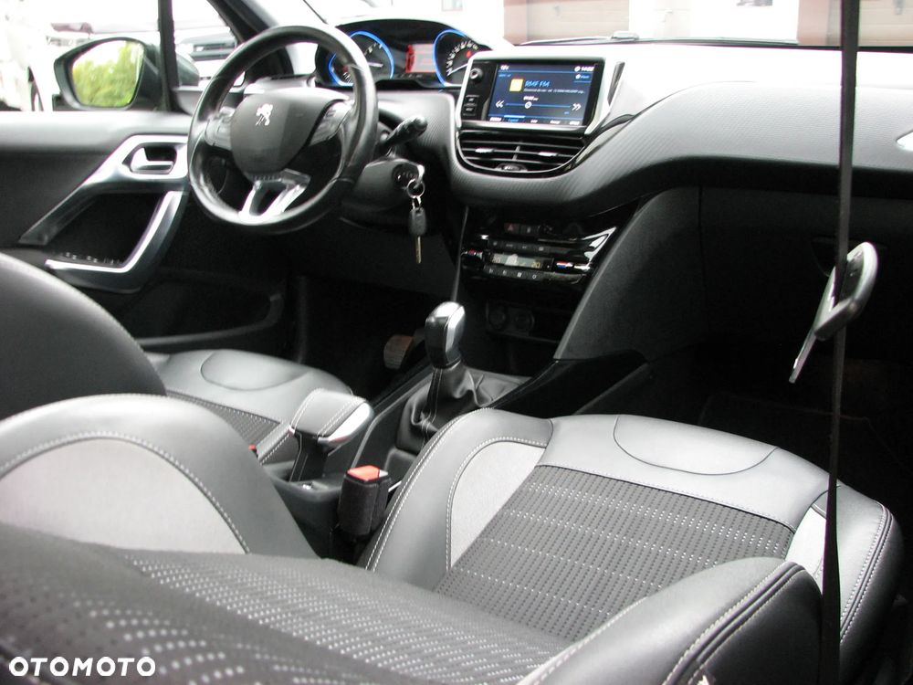 Peugeot 2008 BlueHDi 100 STOP & START Allure - 20