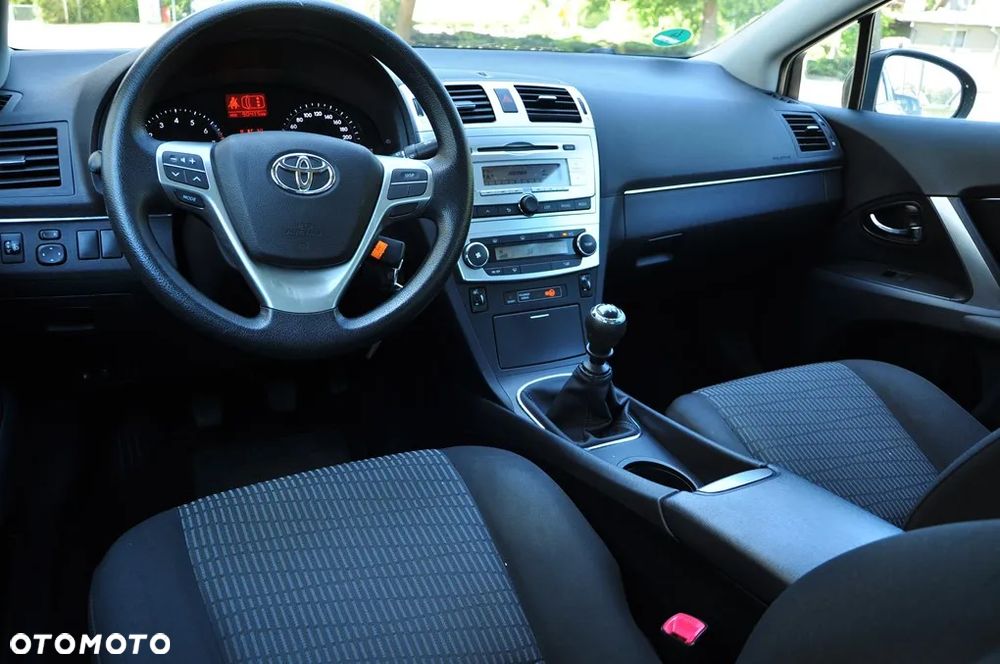 Toyota Avensis 1.6 Active - 39