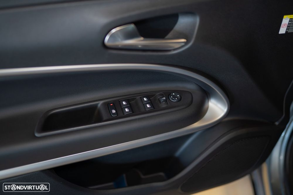 Jeep Avenger Summit - 21