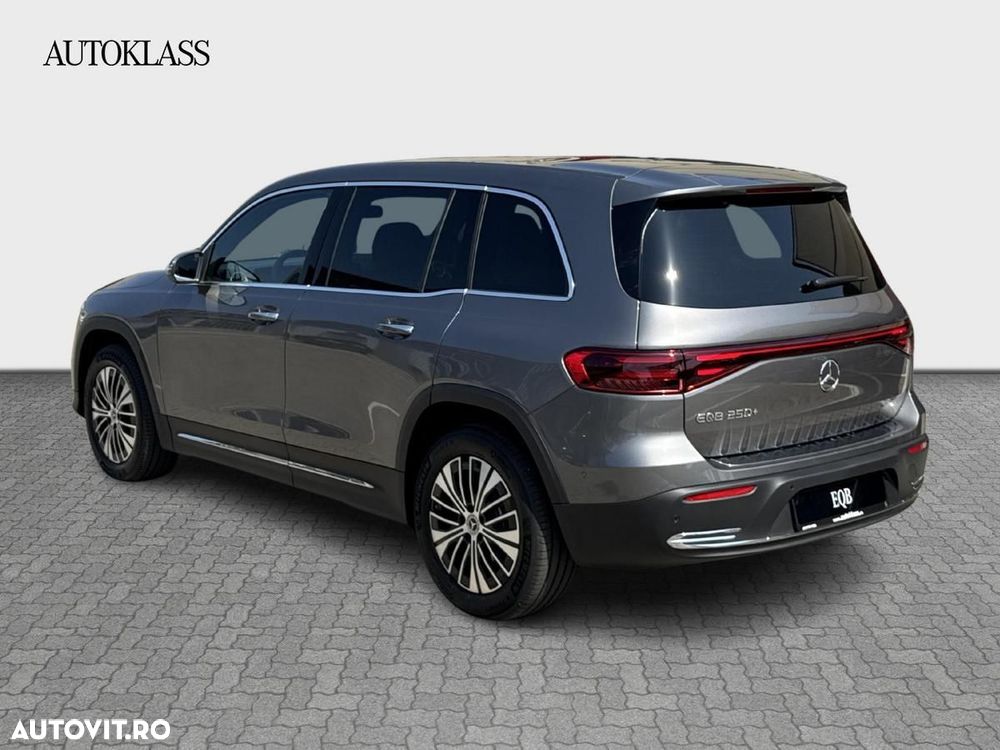 Mercedes-Benz EQB - 3