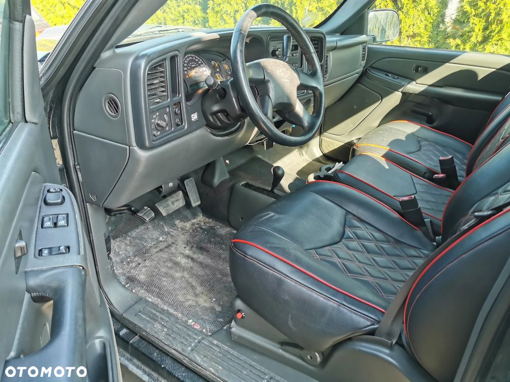 Chevrolet Silverado - 4