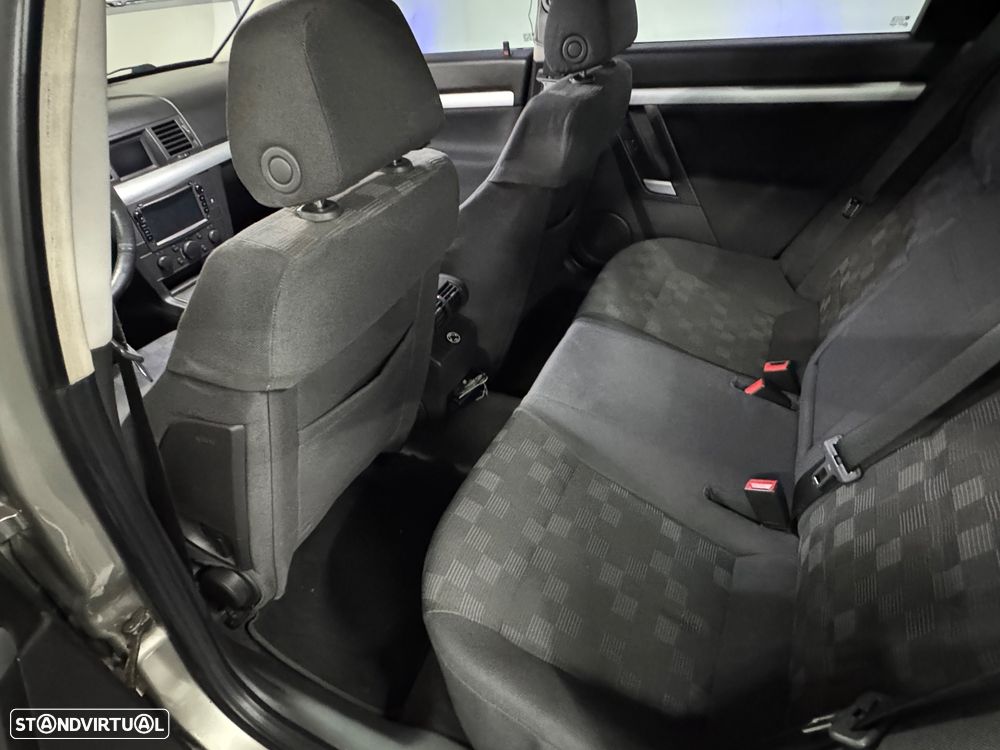 Opel Vectra GTS 2.2 DTi - 12