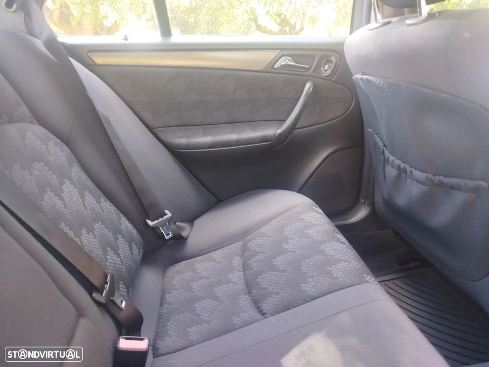 Mercedes-Benz C 220 CDi Avantgarde - 10