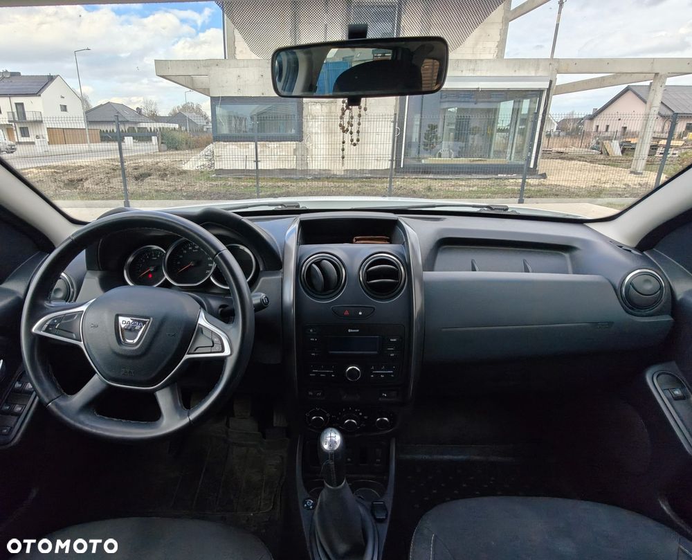 Dacia Duster 1.6 SCe Laureate S&S - 9