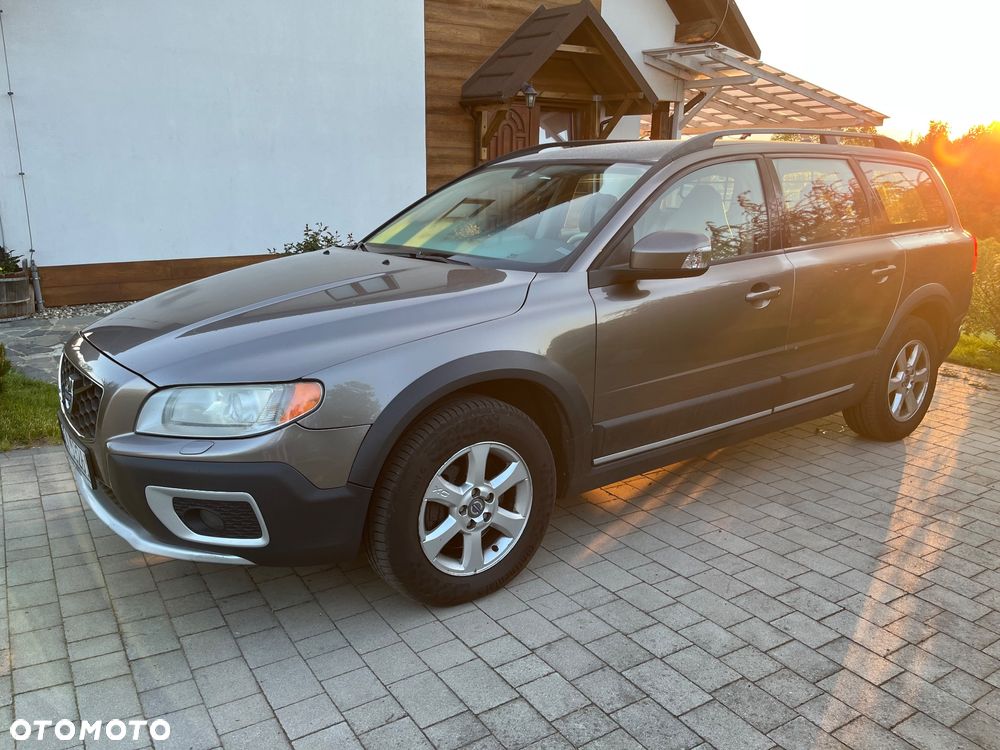 Volvo XC 70 D5 AWD Momentum - 4