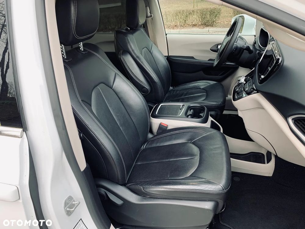 Chrysler Pacifica - 18