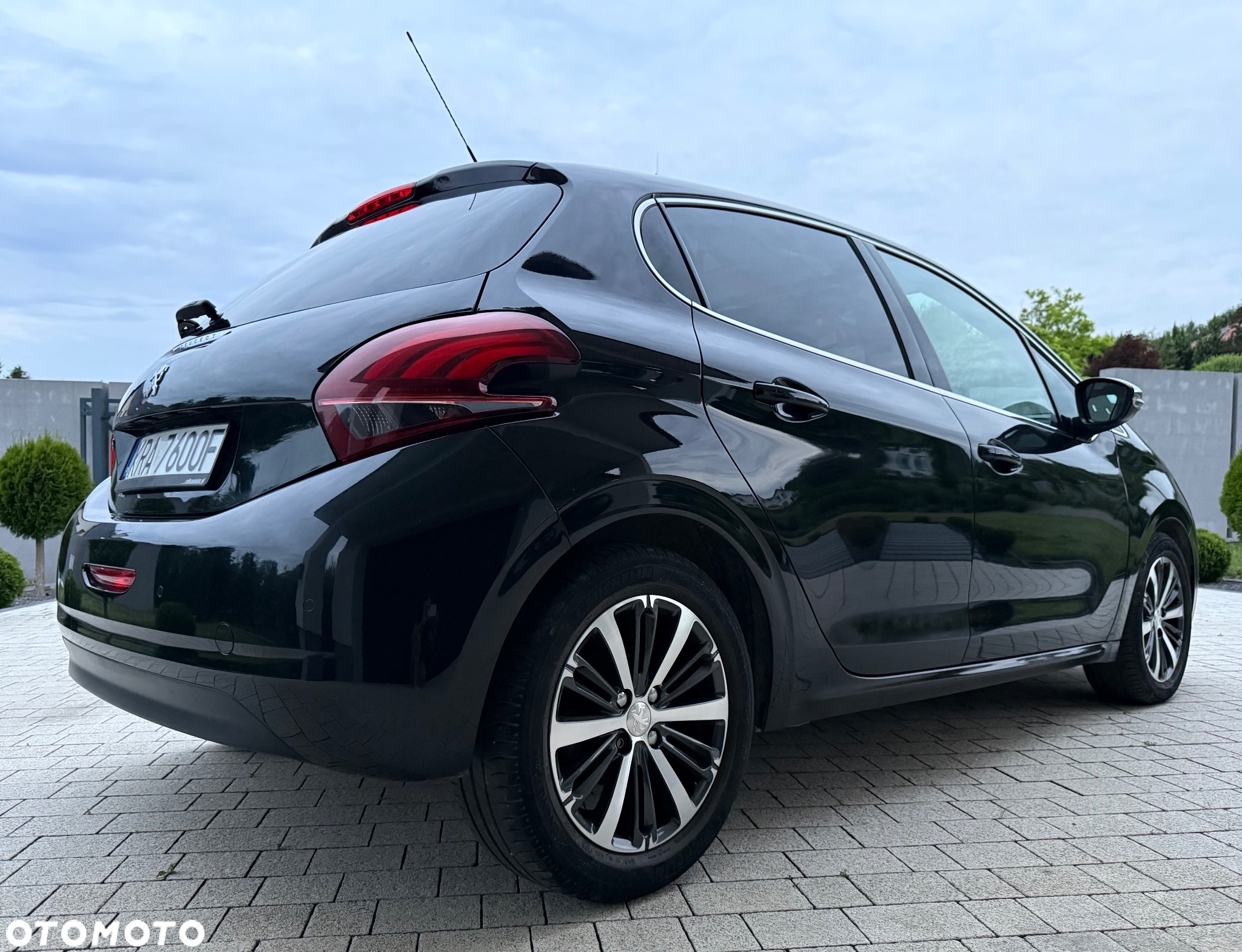 Peugeot 208 1.2 PureTech GPF Allure S&S - 9
