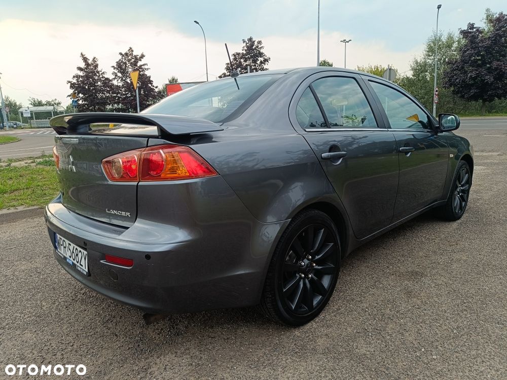 Mitsubishi Lancer - 2