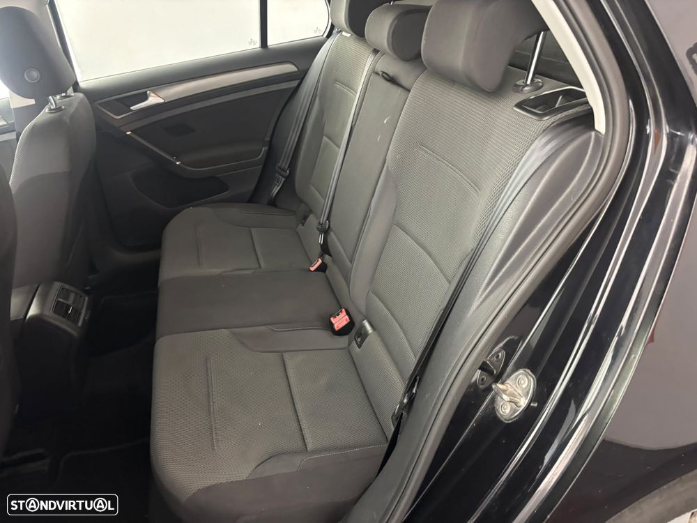 VW Golf - 12