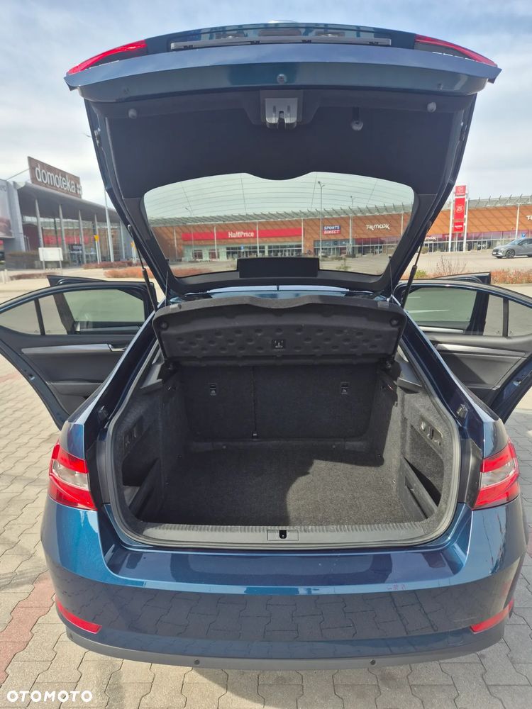 Skoda Superb 2.0 TDI Active - 11