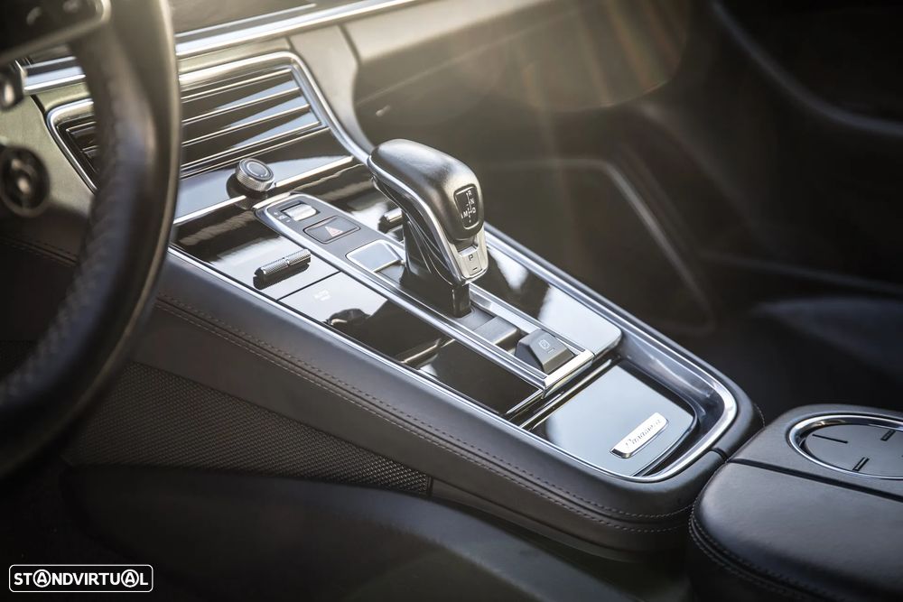Porsche Panamera Sport Turismo 4 E-Hybrid Platinum Edition - 12