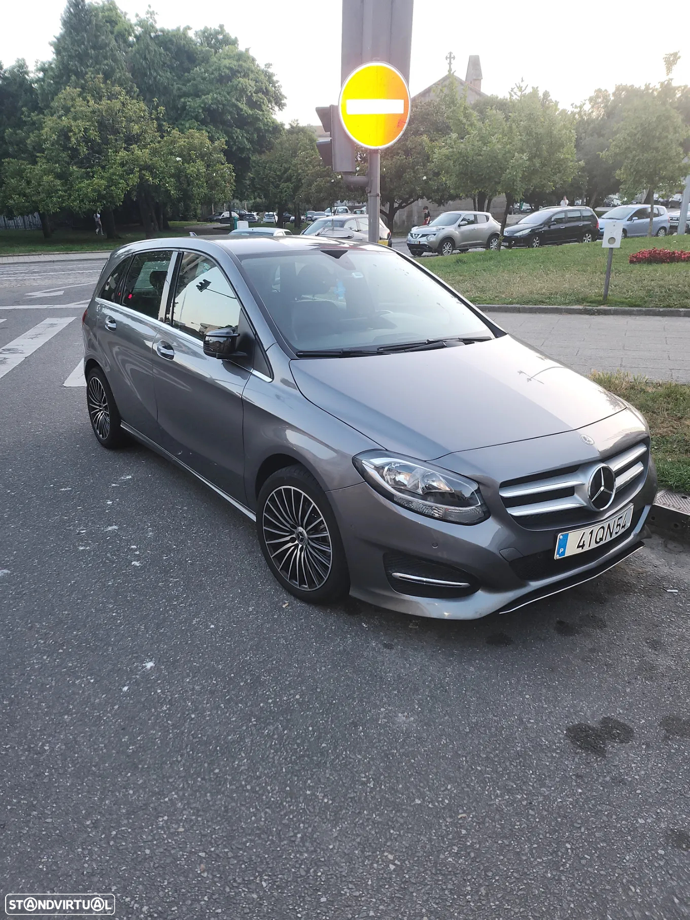 Mercedes-Benz B 180 - 8