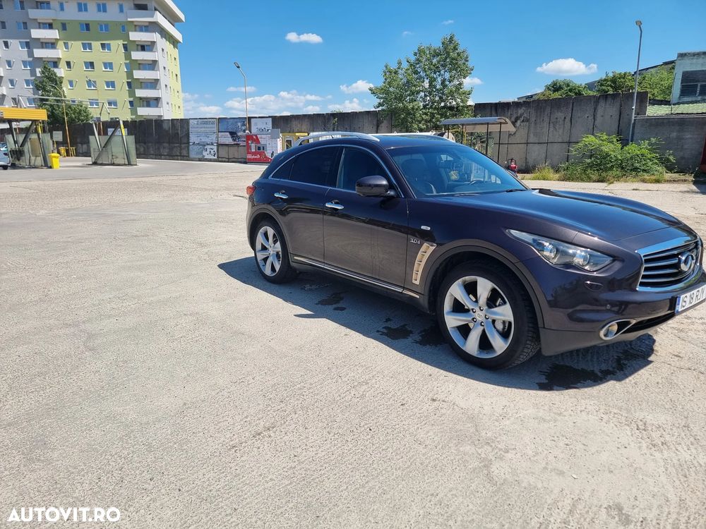 Infiniti Q70 - 8