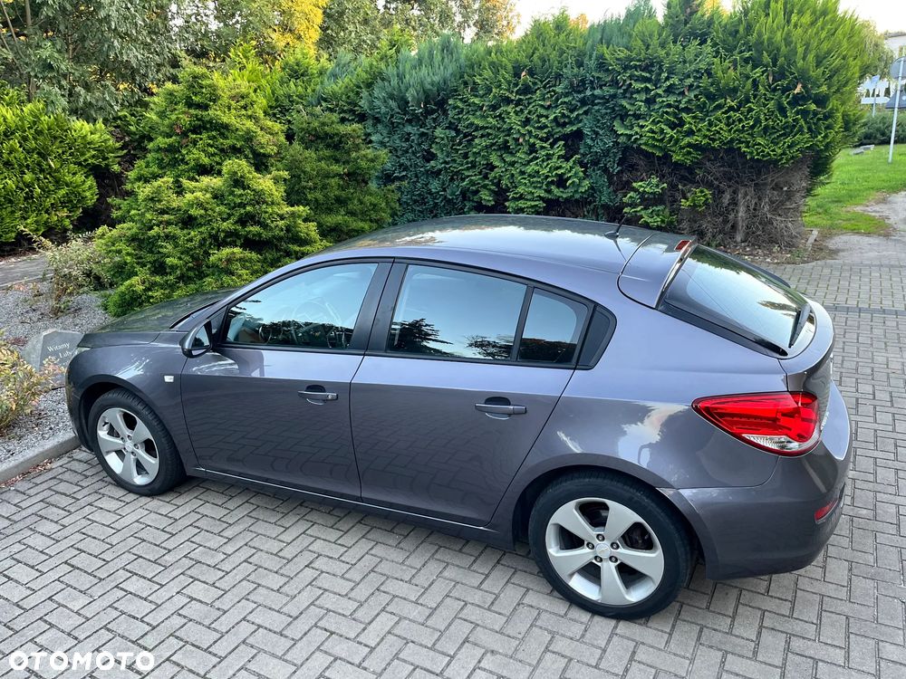 Chevrolet Cruze 1.8 LT+ - 23