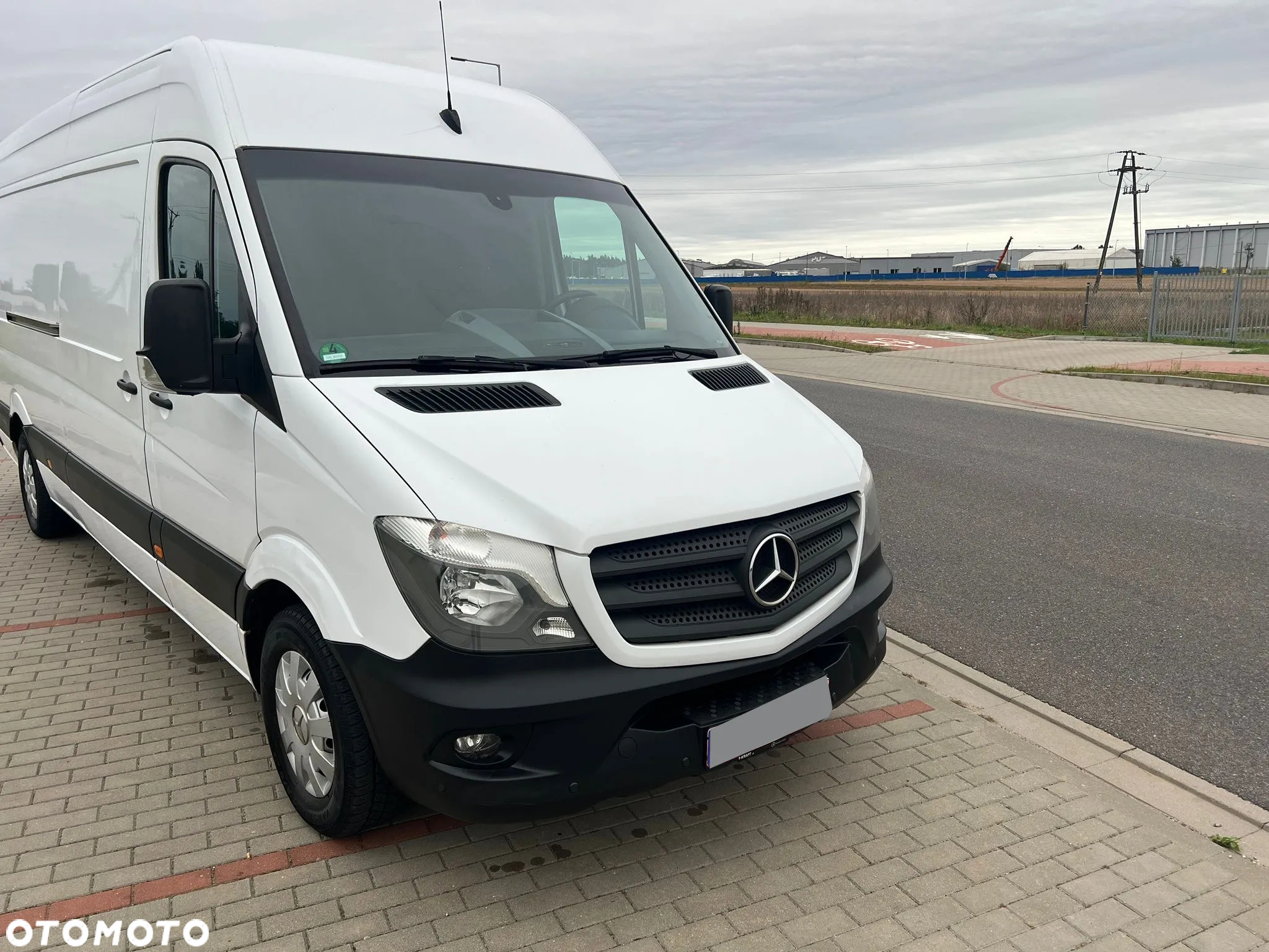 Mercedes-Benz Sprinter - 13