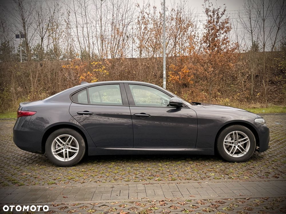 Alfa Romeo Giulia - 8