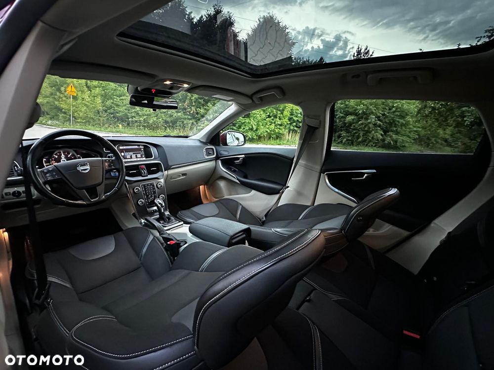 Volvo V40 D3 Geartronic Summum - 18