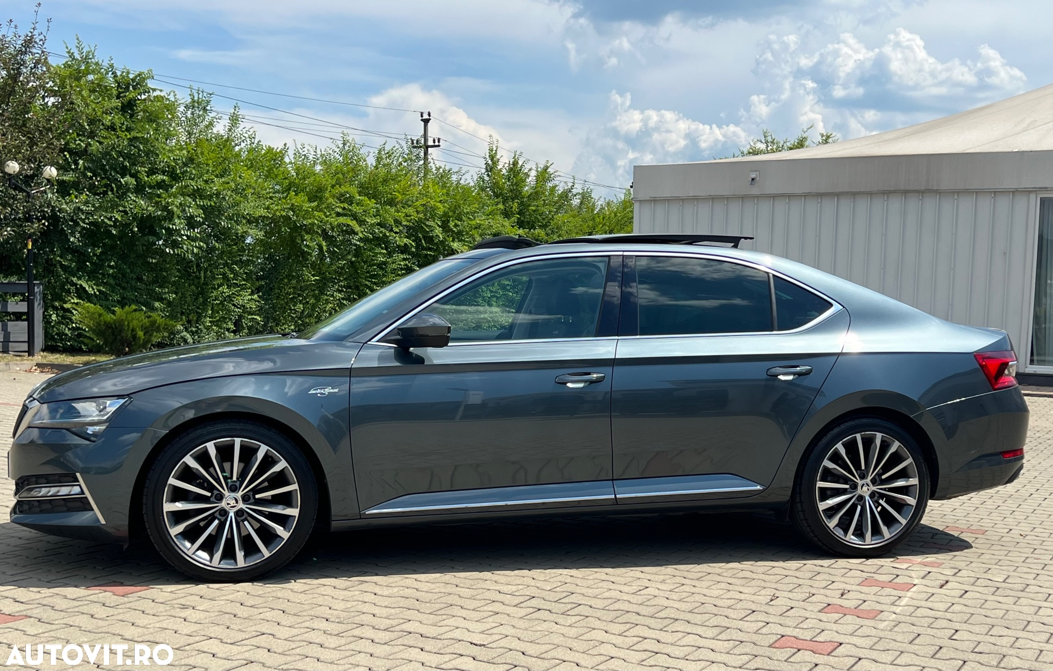 Skoda Superb 2.0 TDI DSG Laurin & Klement - 30