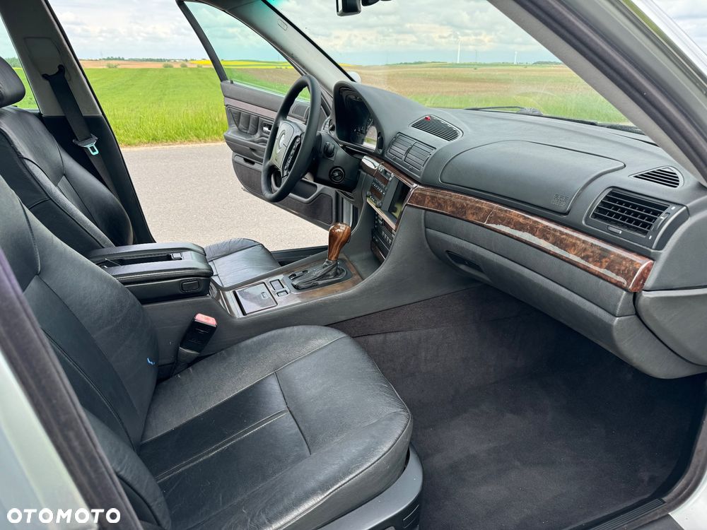 BMW Seria 7 740i - 13