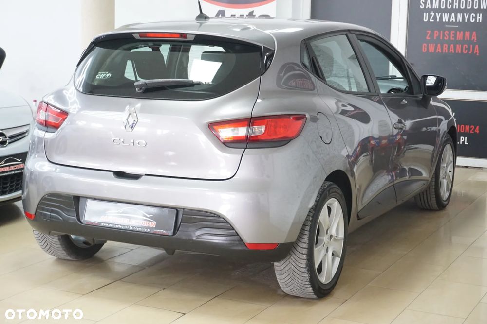 Renault Clio 1.2 16V 75 Expression - 4