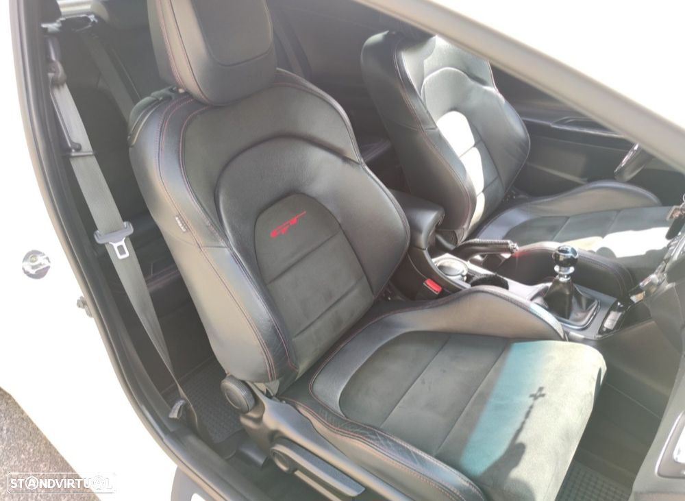 Kia Ceed S Coupé 1.6 T-GDi GT Top - 6