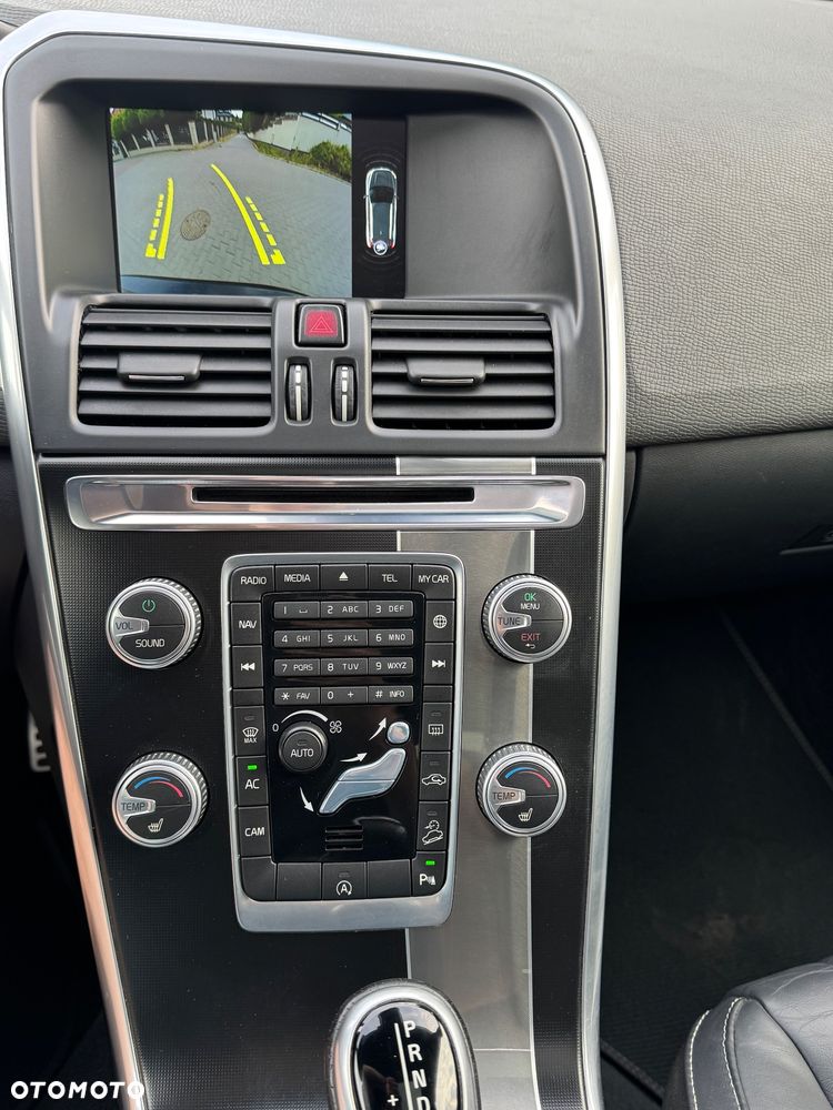 Volvo XC 60 D5 AWD R-Design Kinetic - 19
