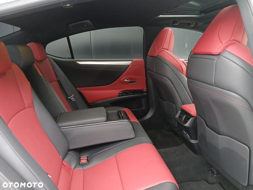 Lexus ES 300h F Sport Edition - 26