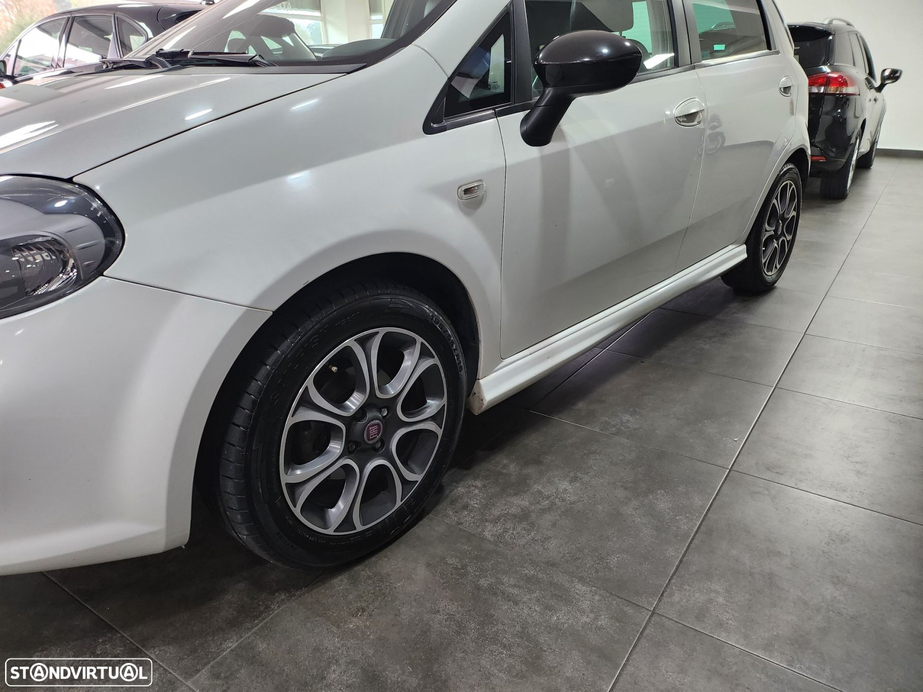 Fiat Punto 1.3 M-Jet Lounge S&S - 11
