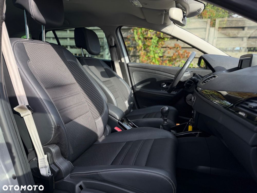 Renault Megane ENERGY TCe 130 BOSE EDITION - 29