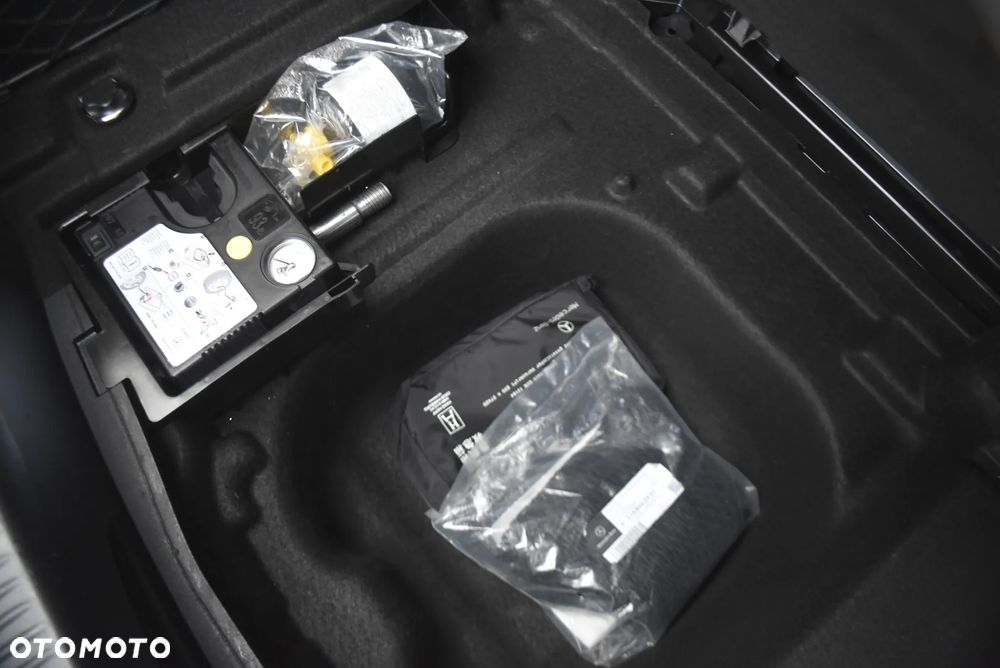 Mercedes-Benz Klasa C 180 Business Edition 9G-TRONIC - 19