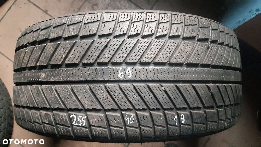 Syron 255/40/19 nr 69 - 1