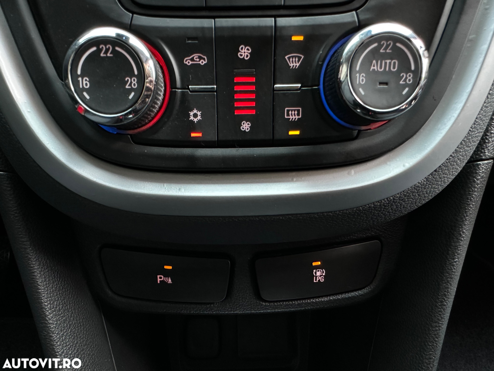 Opel Mokka 1.4 Turbo ECOTEC Cosmo - 21