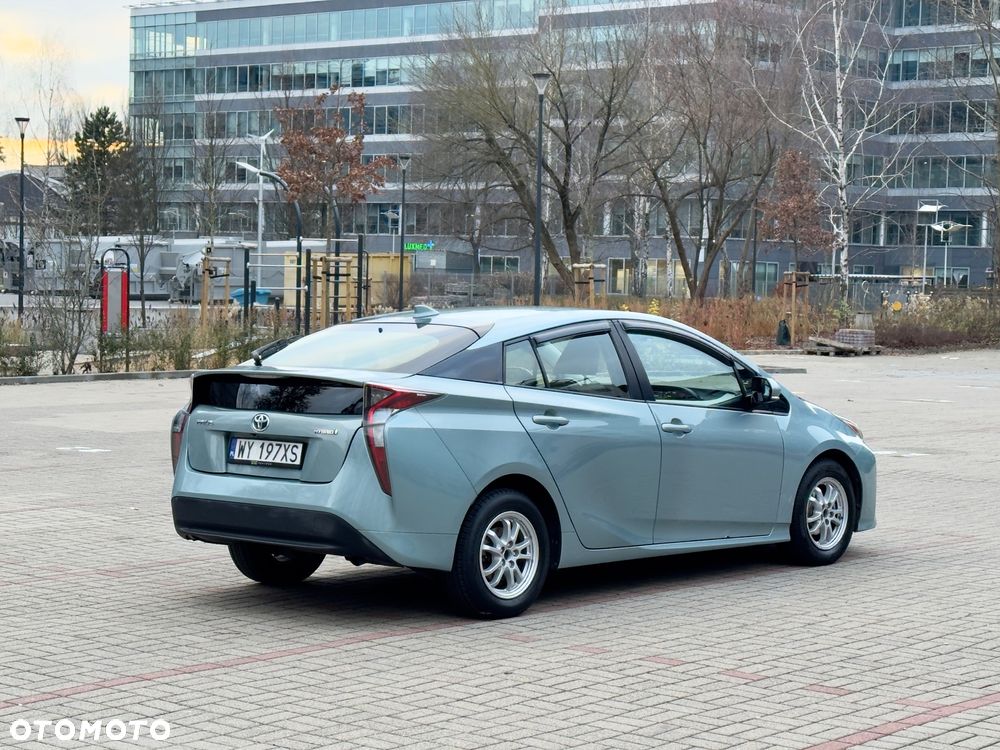 Toyota Prius 1.8 HSD Prestige - 4