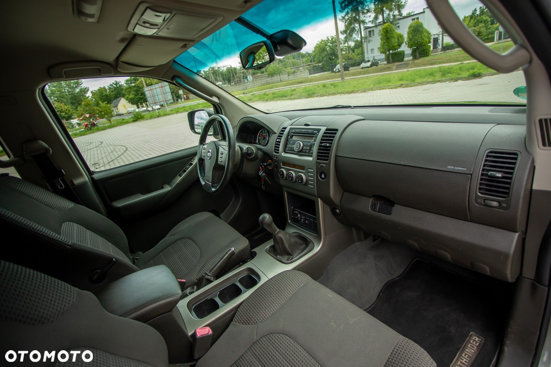 Nissan Pathfinder 2.5 D Platinum - 18