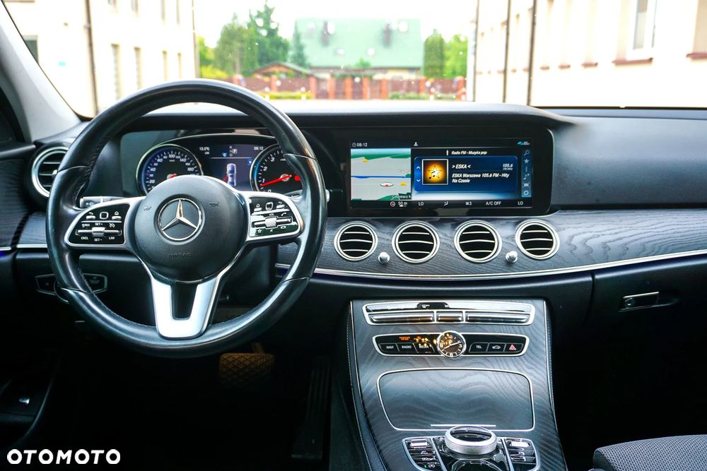 Mercedes-Benz Klasa E 200 CGI BlueEFFICIENCY Automatik Avantgarde - 6