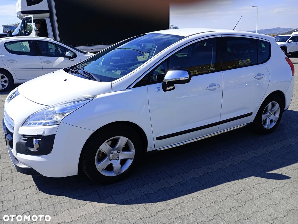 Peugeot 3008 2.0 HDi HYbrid4 - 5